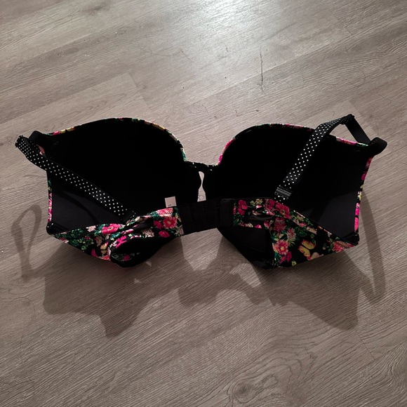 Sexy Tee Lightly-Lined Contrast Strap Demi Bra - LIKE NEW - Picture 2 of 3